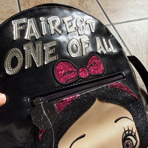 Danielle Nicole Snow White Fairest One of All Mini Backpack Black Disney - Picture 15 of 16